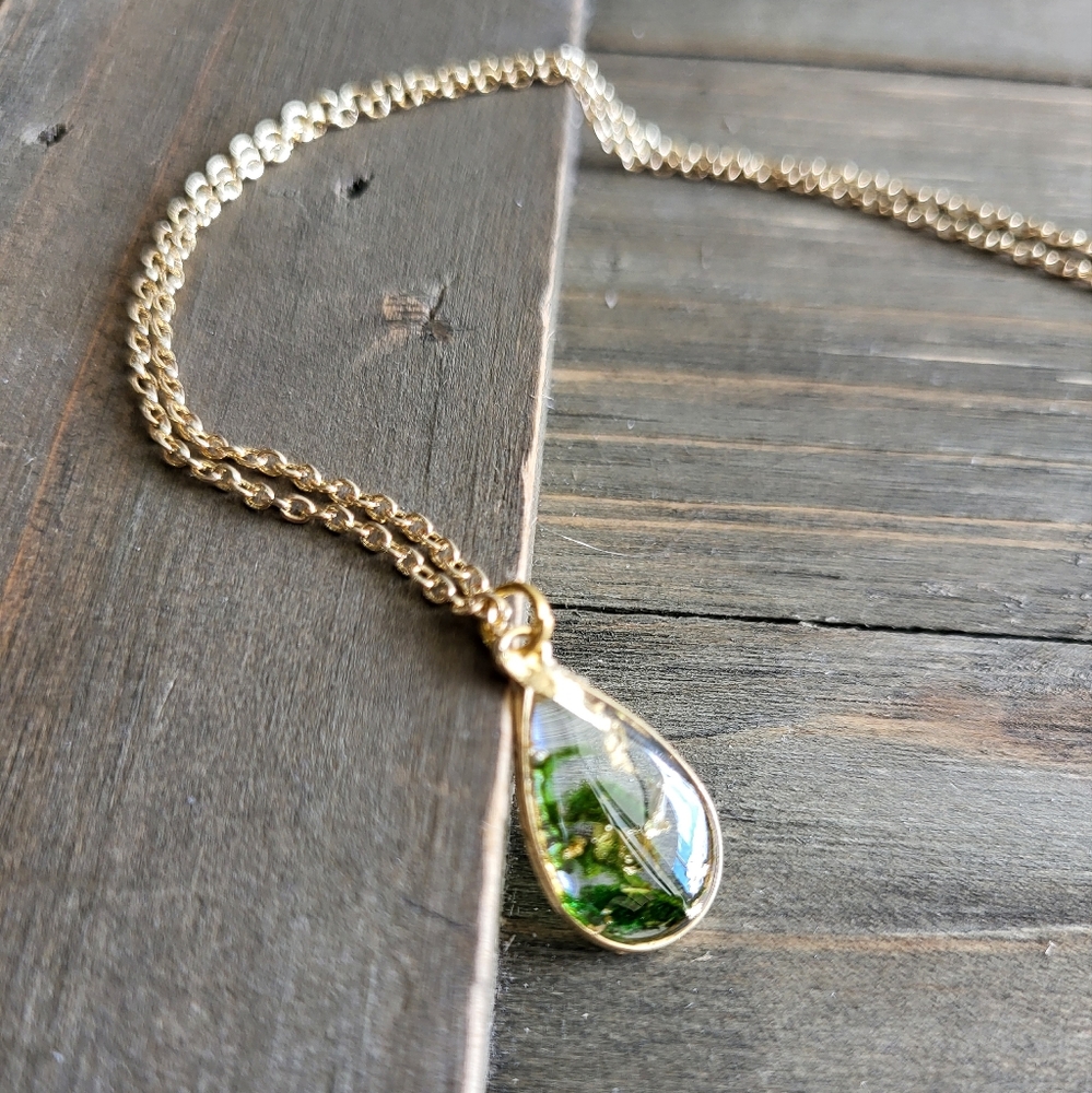 Petite Green Moss Resin Teardrop Necklace- Handmade Necklace- 18 Karat Gold Neck - Picture 7 of 7